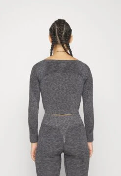 Seamless Cropped Longsleeve - Camiseta De Manga Larga - Black -Even&Odd 7d040ae2db5048f893d371c75aa96ed7